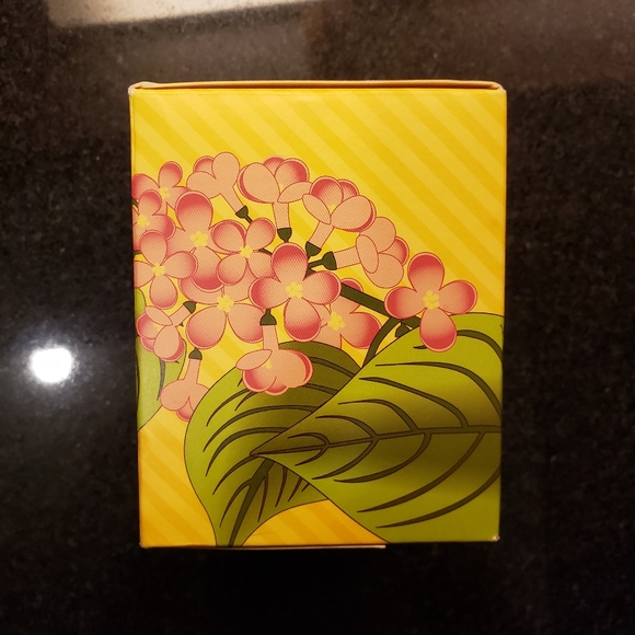 Stella Mare Lilac Soy Candle New in Box - Picture 4 of 12